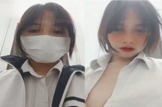 Clip sex nữ sinh thích sung sướng trong WC – LauXanh
