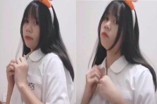 Váy kẻ đáng yêu đang nổi cơn nứng – XamVn